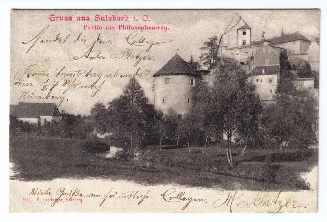 Postkarte „Gruss aus Sulzbach i. O. — Partie am Philosophenweg“ mit dem Pulverturm, handschriftlich beschrieben.